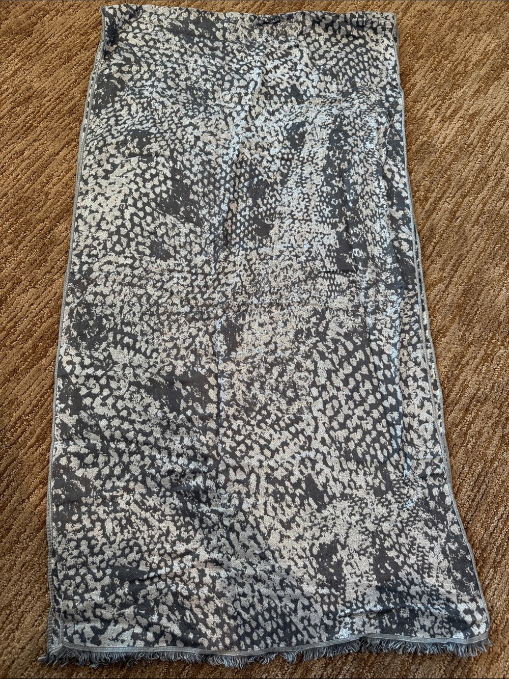 Ann Taylor Gray and White Abstract Print Scarf Wrap